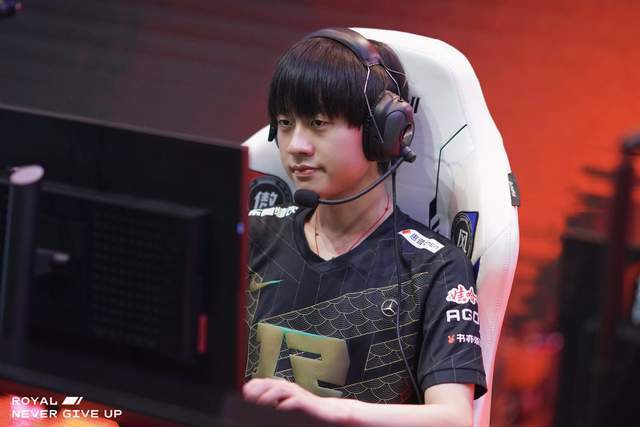 Doinb新星险胜表现惊艳，巴黎圣日耳曼未来可期！